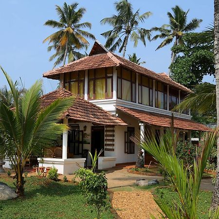Pozhiyoram Ayurveda Beach Resort Alappuzha Esterno foto