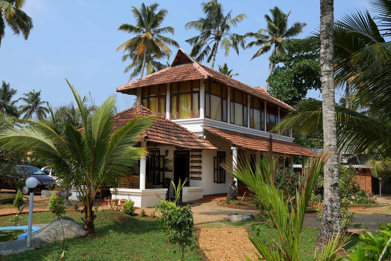 Pozhiyoram Ayurveda Beach Resort Alappuzha Esterno foto
