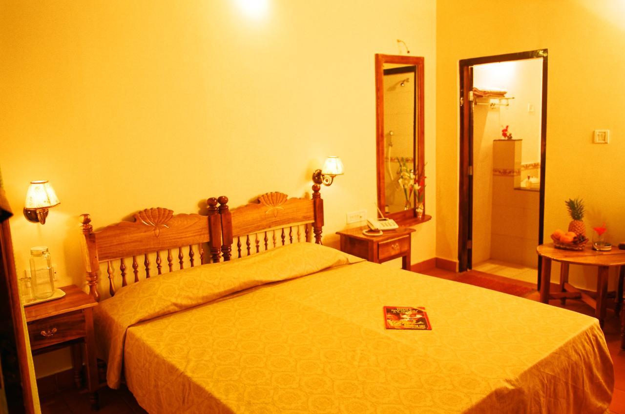 Pozhiyoram Ayurveda Beach Resort Alappuzha Esterno foto