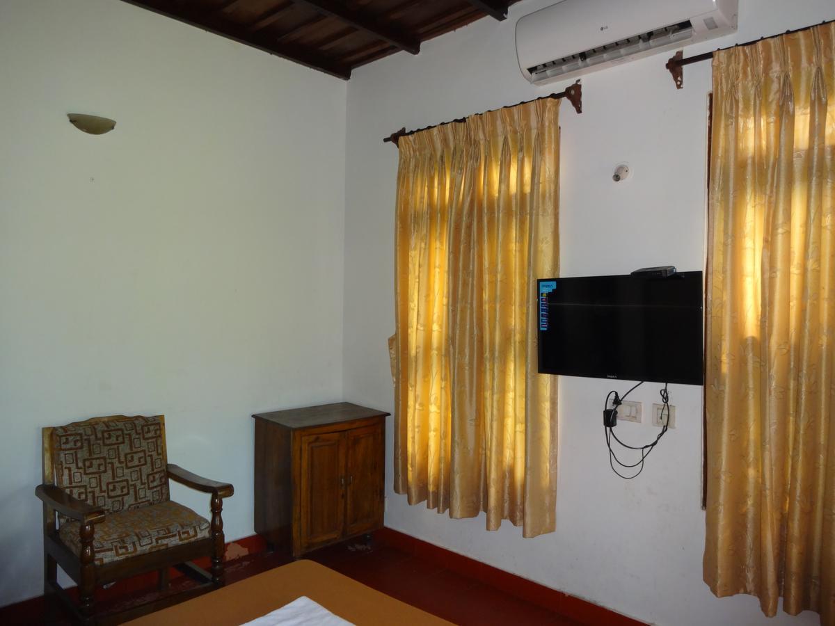 Pozhiyoram Ayurveda Beach Resort Alappuzha Esterno foto