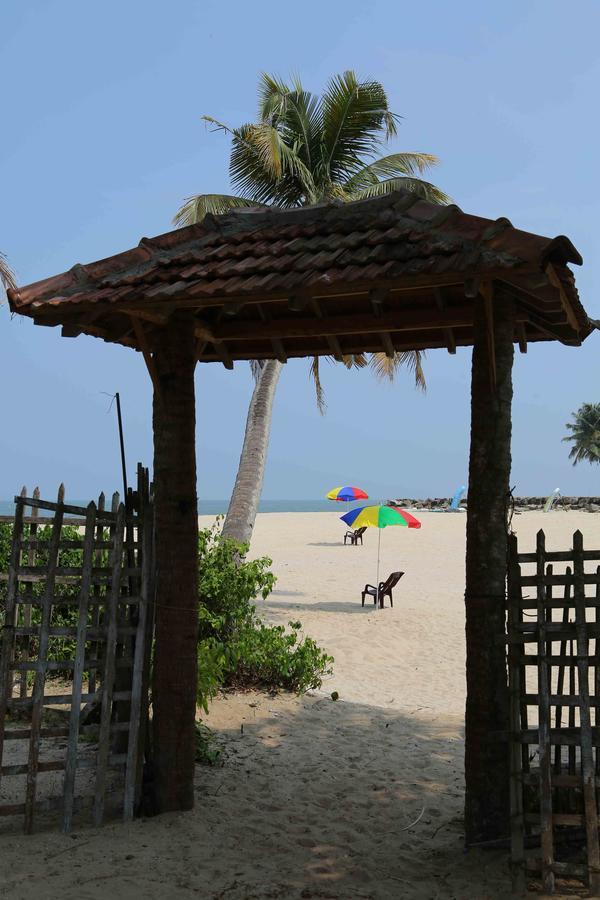 Pozhiyoram Ayurveda Beach Resort Alappuzha Esterno foto