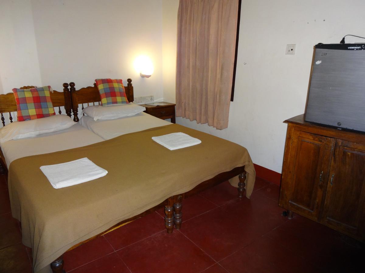 Pozhiyoram Ayurveda Beach Resort Alappuzha Esterno foto